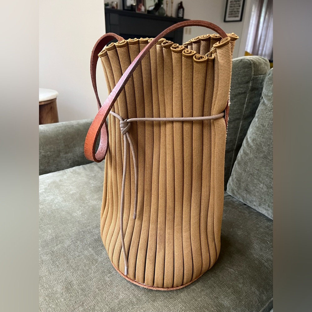 HoiBo Exhale Supernova Tote in Honey